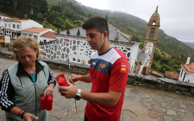 (Español) Alvariño es un gran amante de las tradiciones y le apasiona visitar San Andrés de Teixido